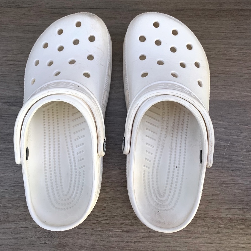 WHITE CROCS